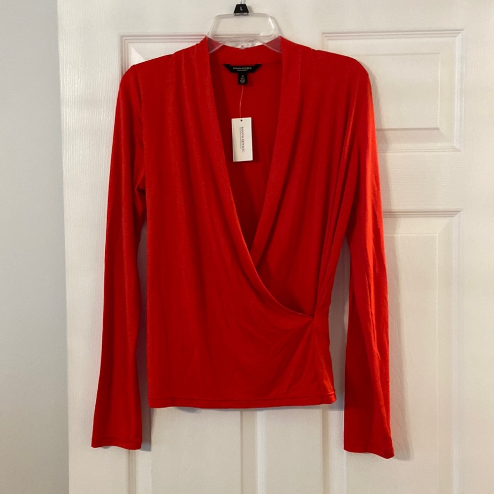 Banana Republic Shirt long sleeve red color brand new length 25” bust 32”